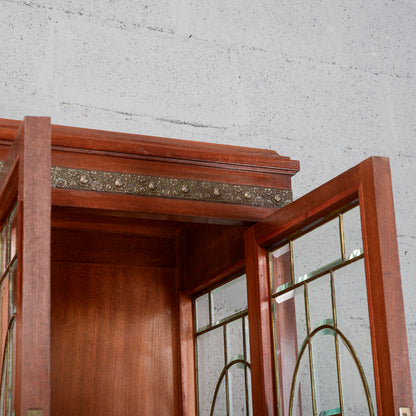 Credenza a due corpi vetrina e piano in marmo