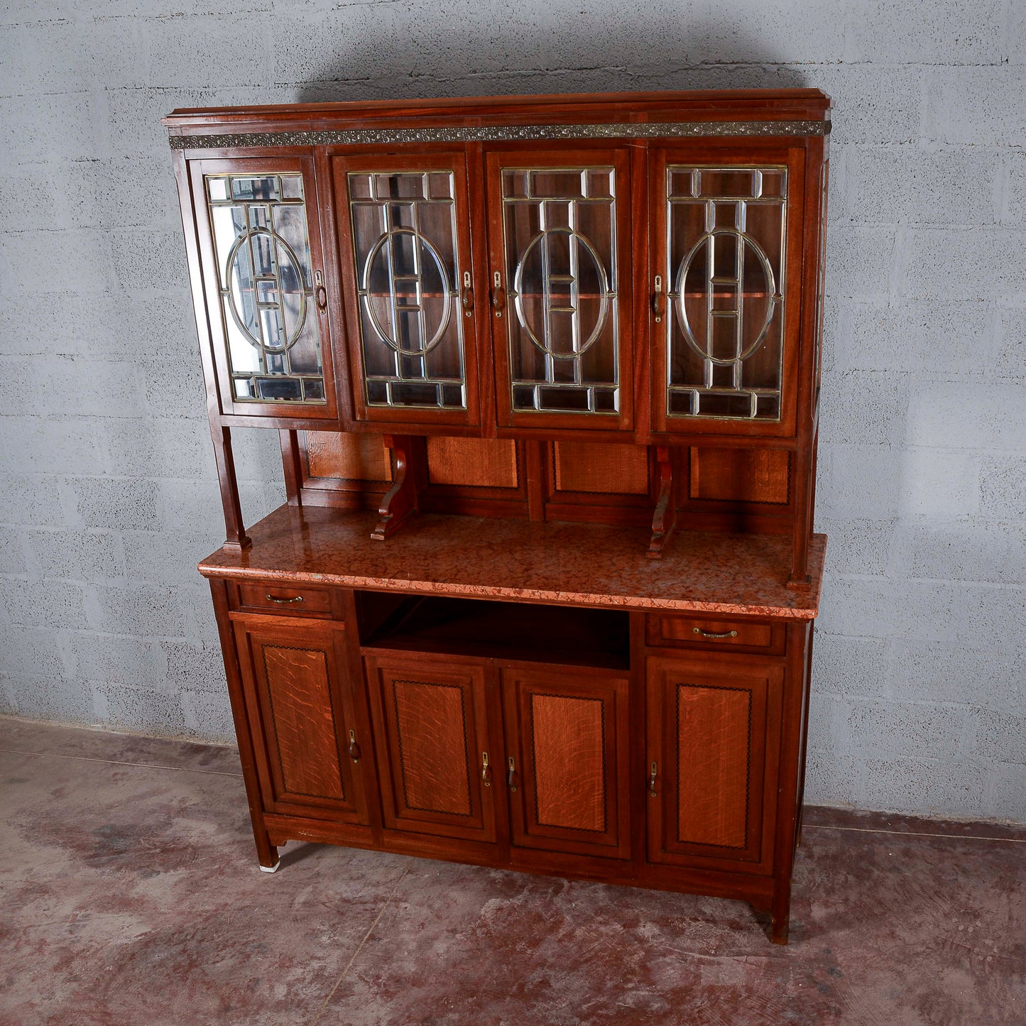 Credenza a due corpi vetrina e piano in marmo
