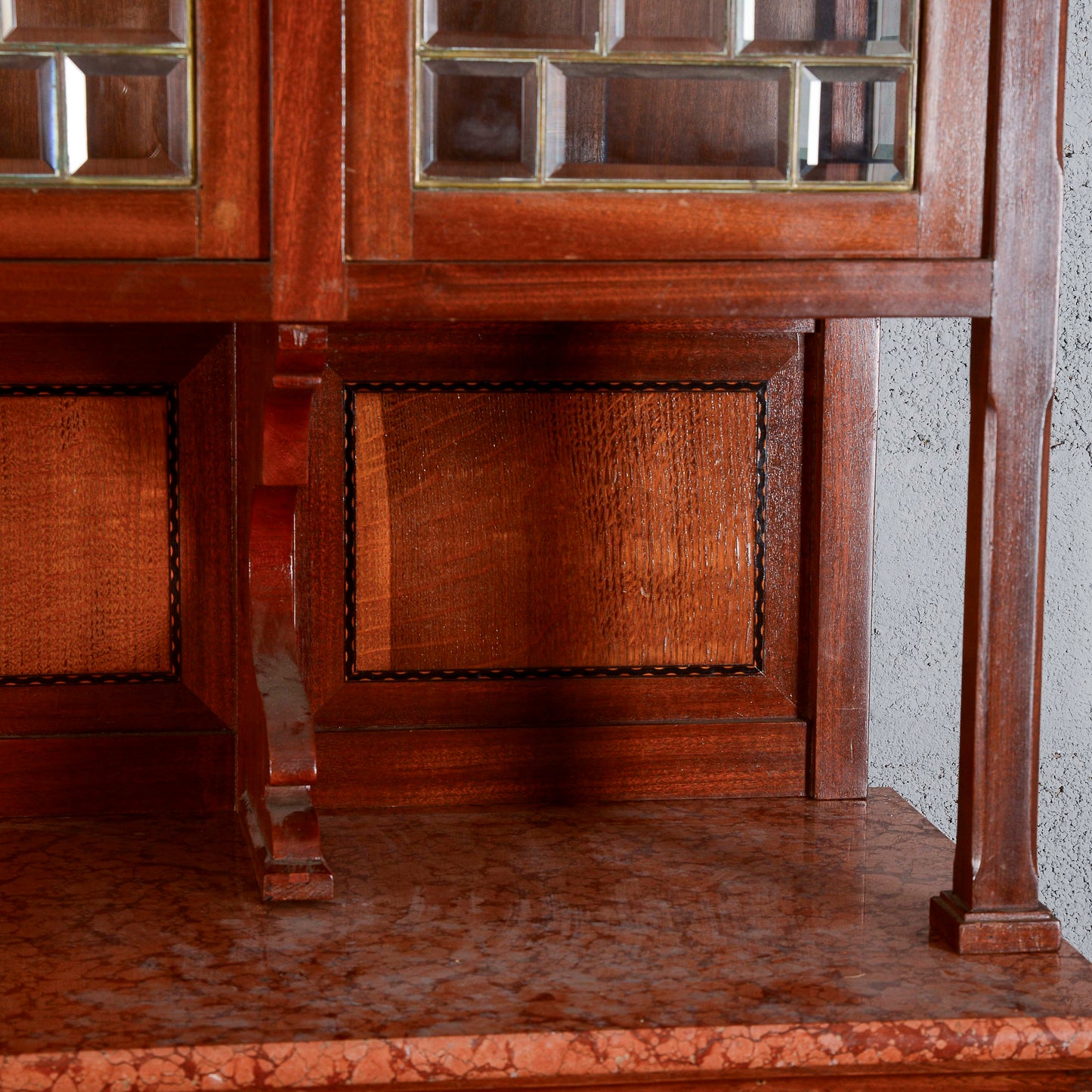Credenza due corpi con vetrina e  4 ante