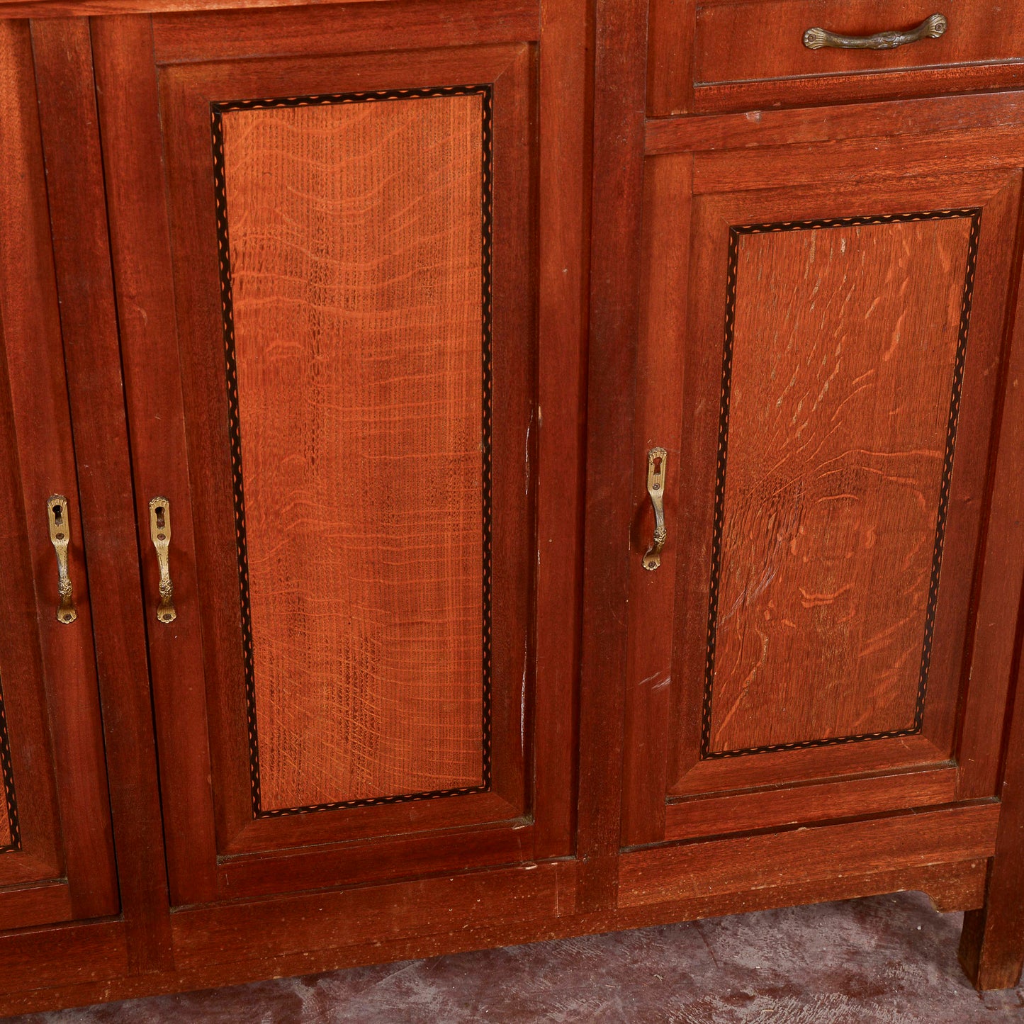 Credenza 4 ante 2 cassetti piano in marmo