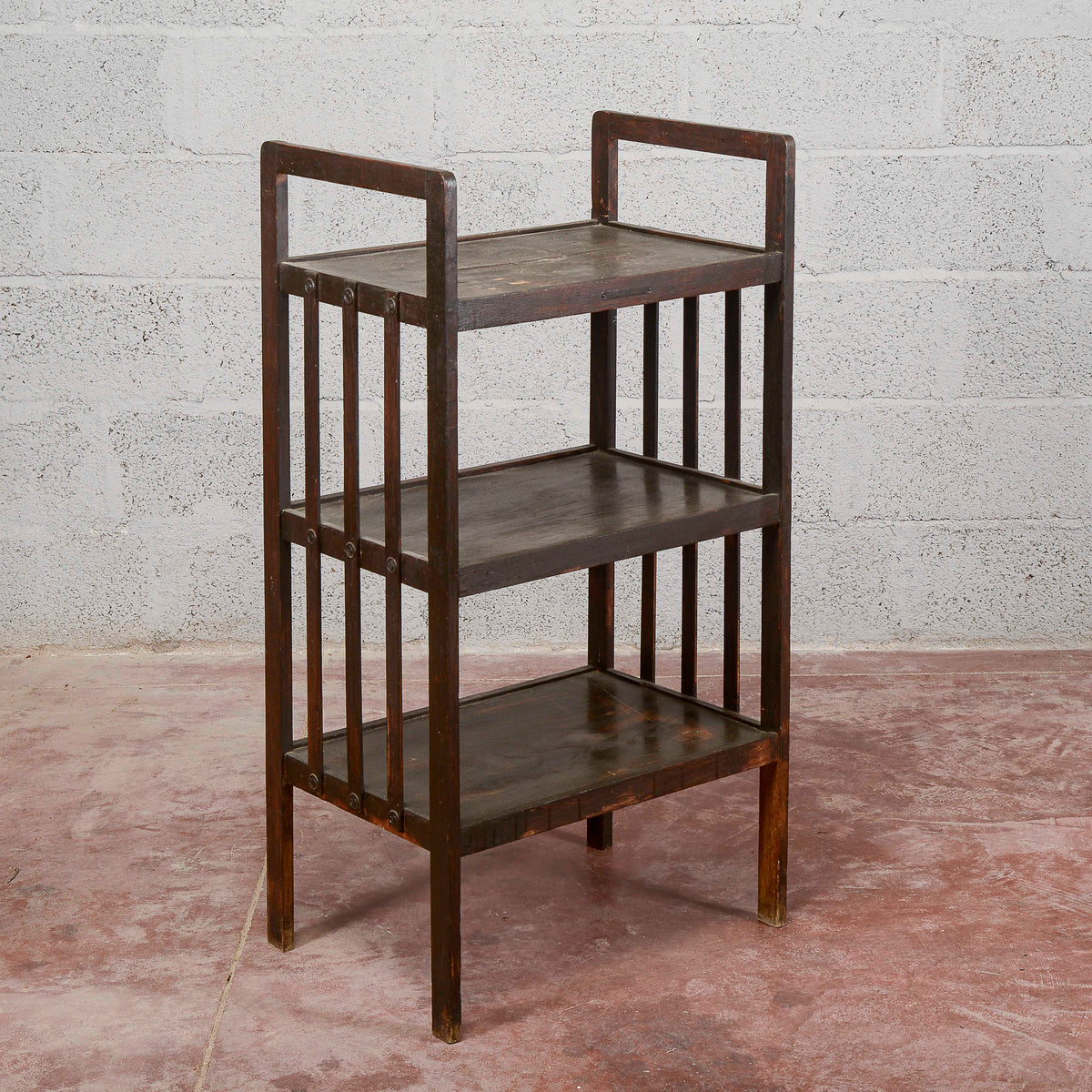Etagere a giorno tinta scura epoca Liberty