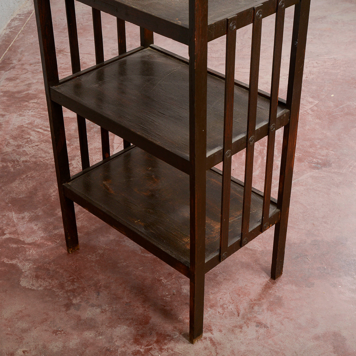 Etagere a giorno tinta scura epoca Liberty