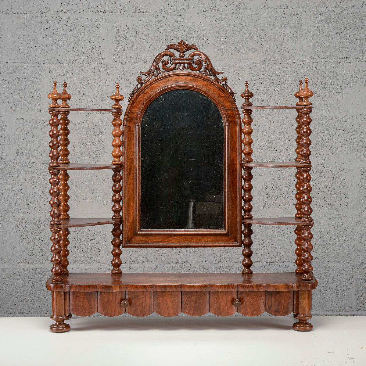 Etagere toletta mensoline piani e colonne tornite con specchio basculante
