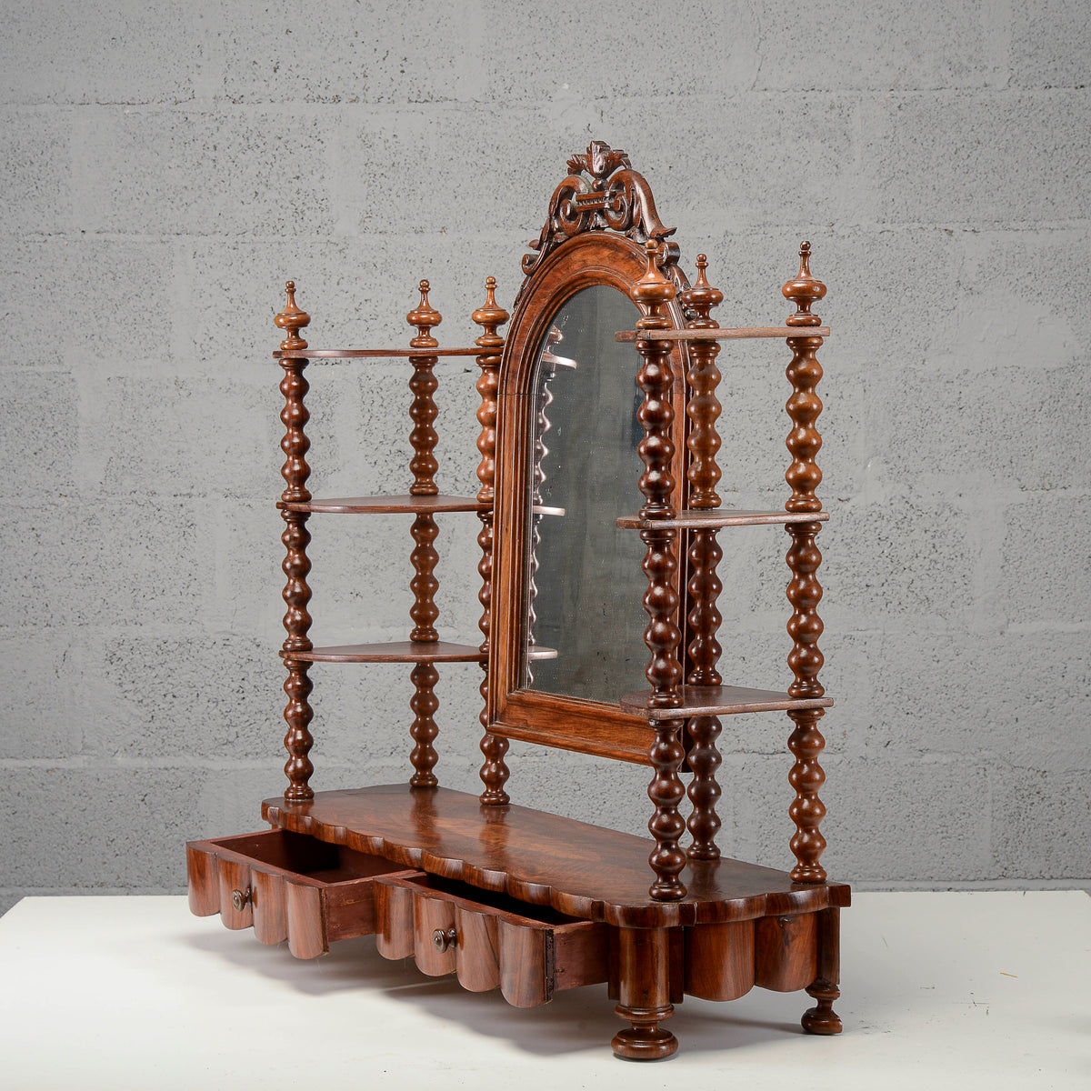 Etagere toletta mensoline piani e colonne tornite con specchio basculante