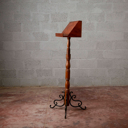 Leggio rifatto stie art deco