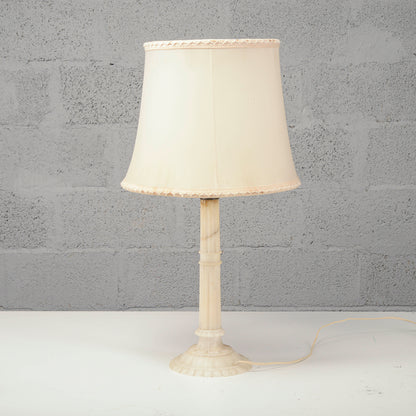 Lampada con base in pietra di alabastro XX secolo