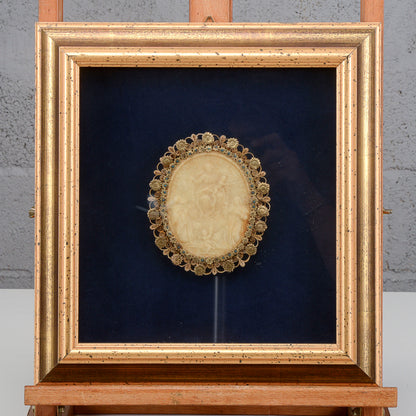 Opera in rilievo con decori manufatto devozionale fine XIX secolo