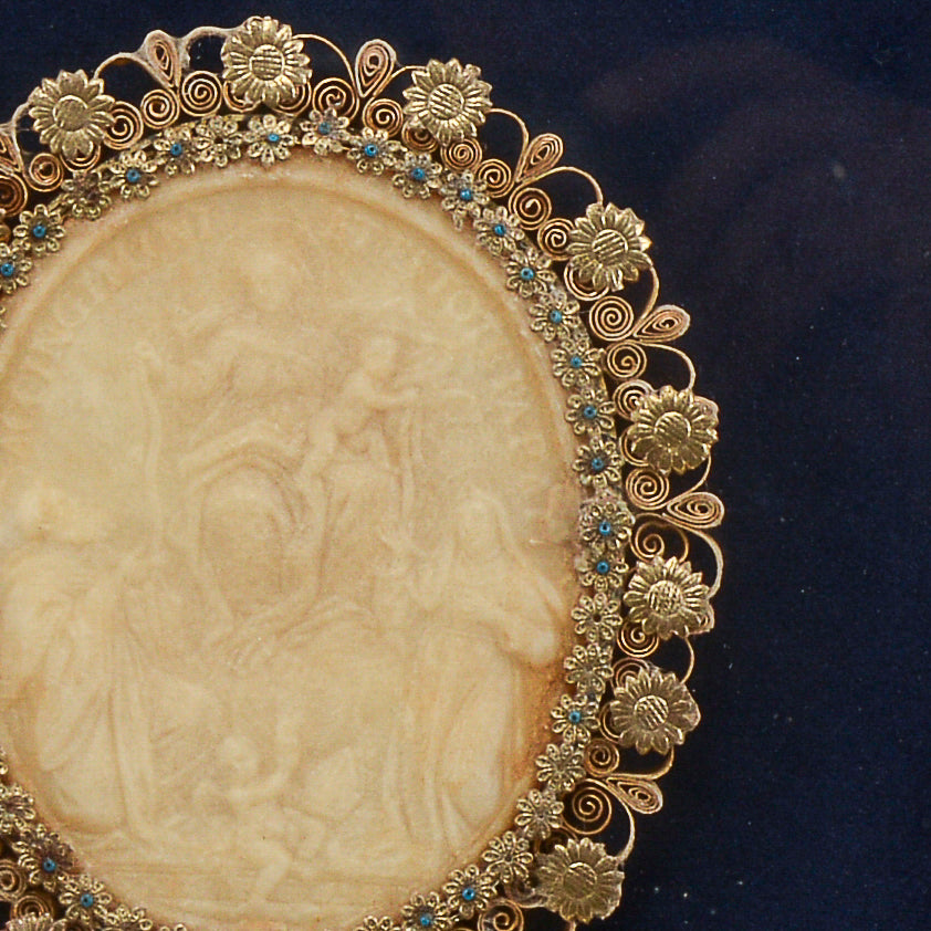 Opera in rilievo con decori manufatto devozionale fine XIX secolo