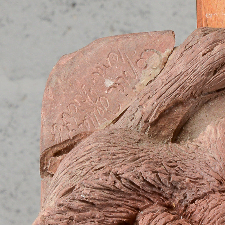 Scultura in terracotta di fanciulla con cane datata 1880