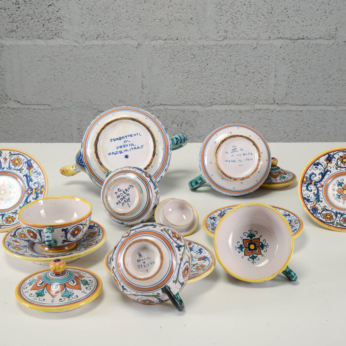 Servizio da tè n ceramica maiolicata Società Anonima Industrie Maioliche Artistiche Combattenti Giuseppe Grazia di Deruta Italia 1923