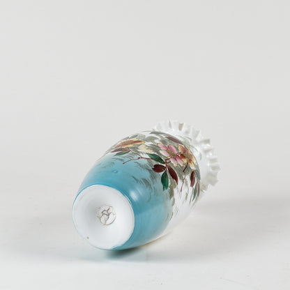 vaso in vetro opalino con decori floreali bianco e azzurro