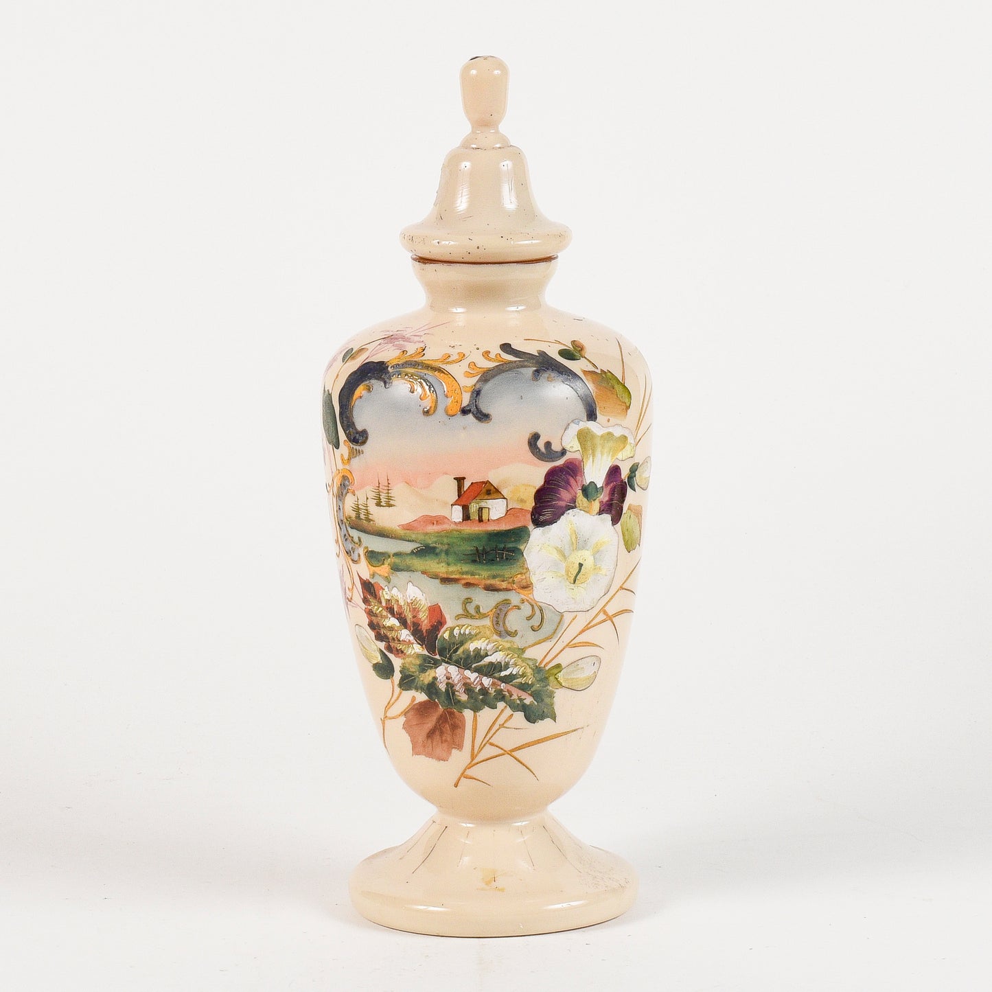 vaso in vetro opalino con scena di campagna