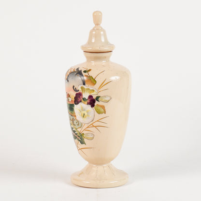 vaso in vetro opalino con scena di campagna
