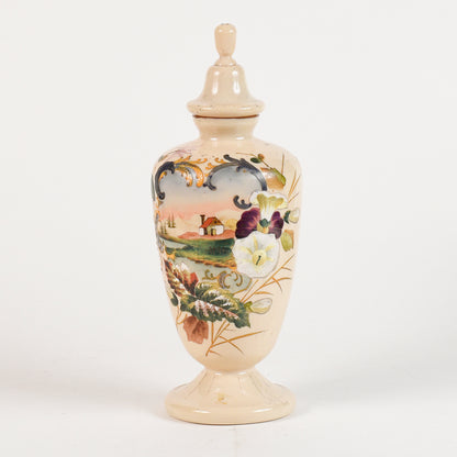 vaso in vetro opalino con scena di campagna