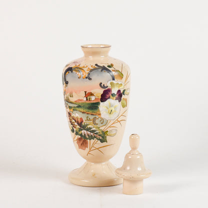vaso in vetro opalino con scena di campagna