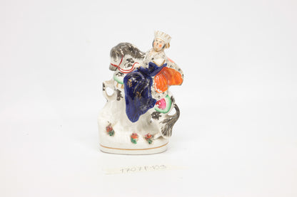 Statua in ceramica cavaliere a cavallo" con marchio blu ceramica inglese Bow"