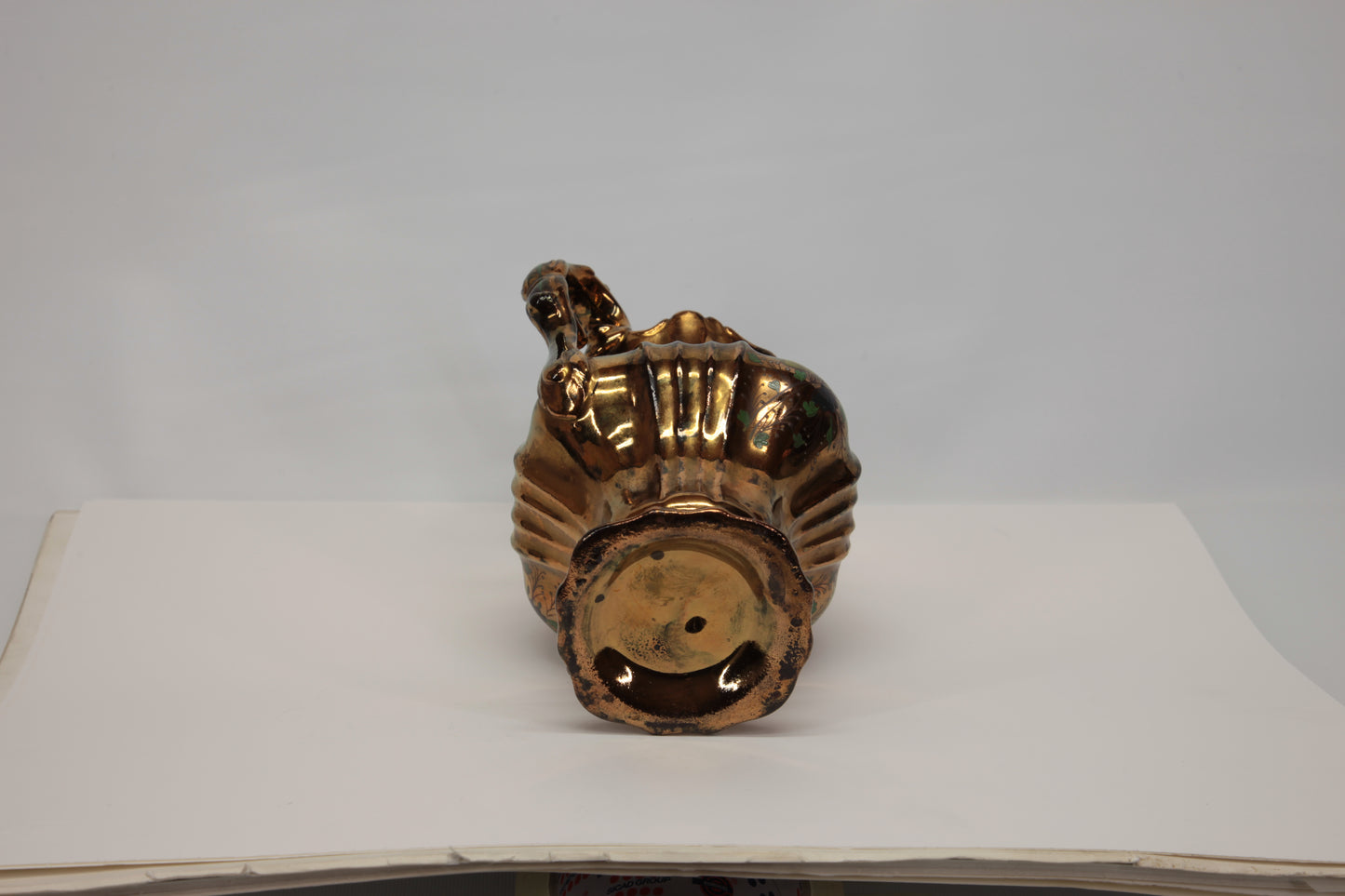 Brocca in ceramica color oro a  lustro epoca Liberty