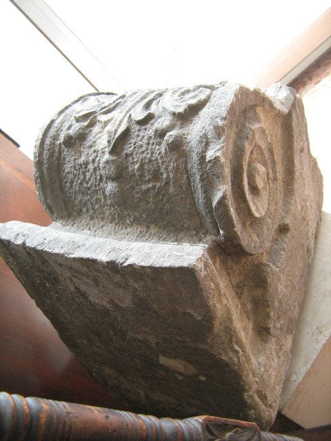 CHIAVE CENTRALE IN PIETRA DI ARCO , FRAMMENTO EPOCA 700