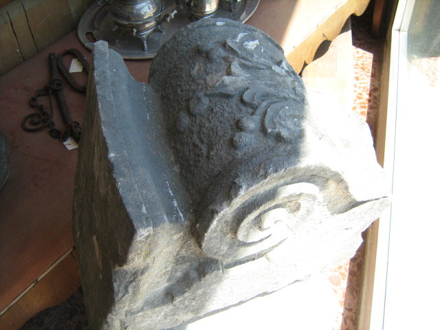 CHIAVE CENTRALE IN PIETRA DI ARCO , FRAMMENTO EPOCA 700