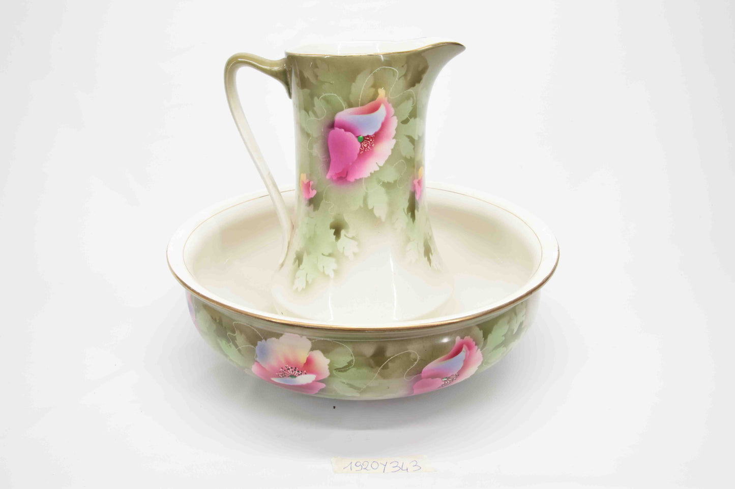 Catino con brocca in ceramica decorata Francia epoca 900