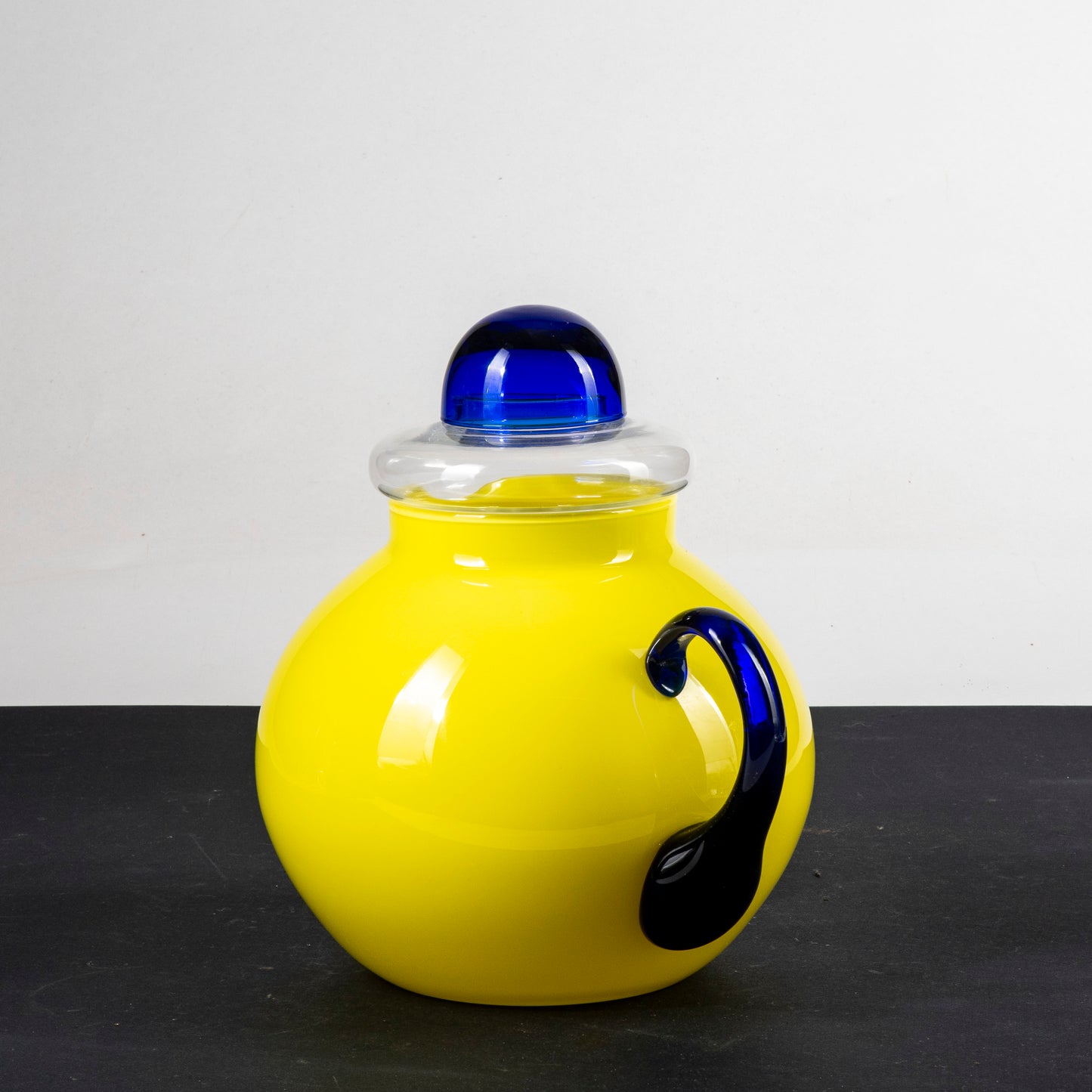 Brocca vetro con portaghiaccio giallo e blu