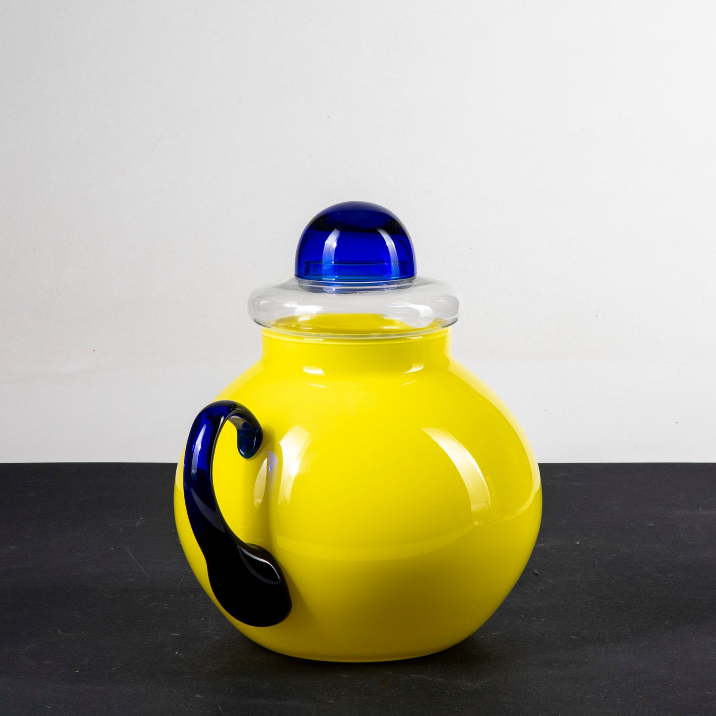 Brocca vetro con portaghiaccio giallo e blu