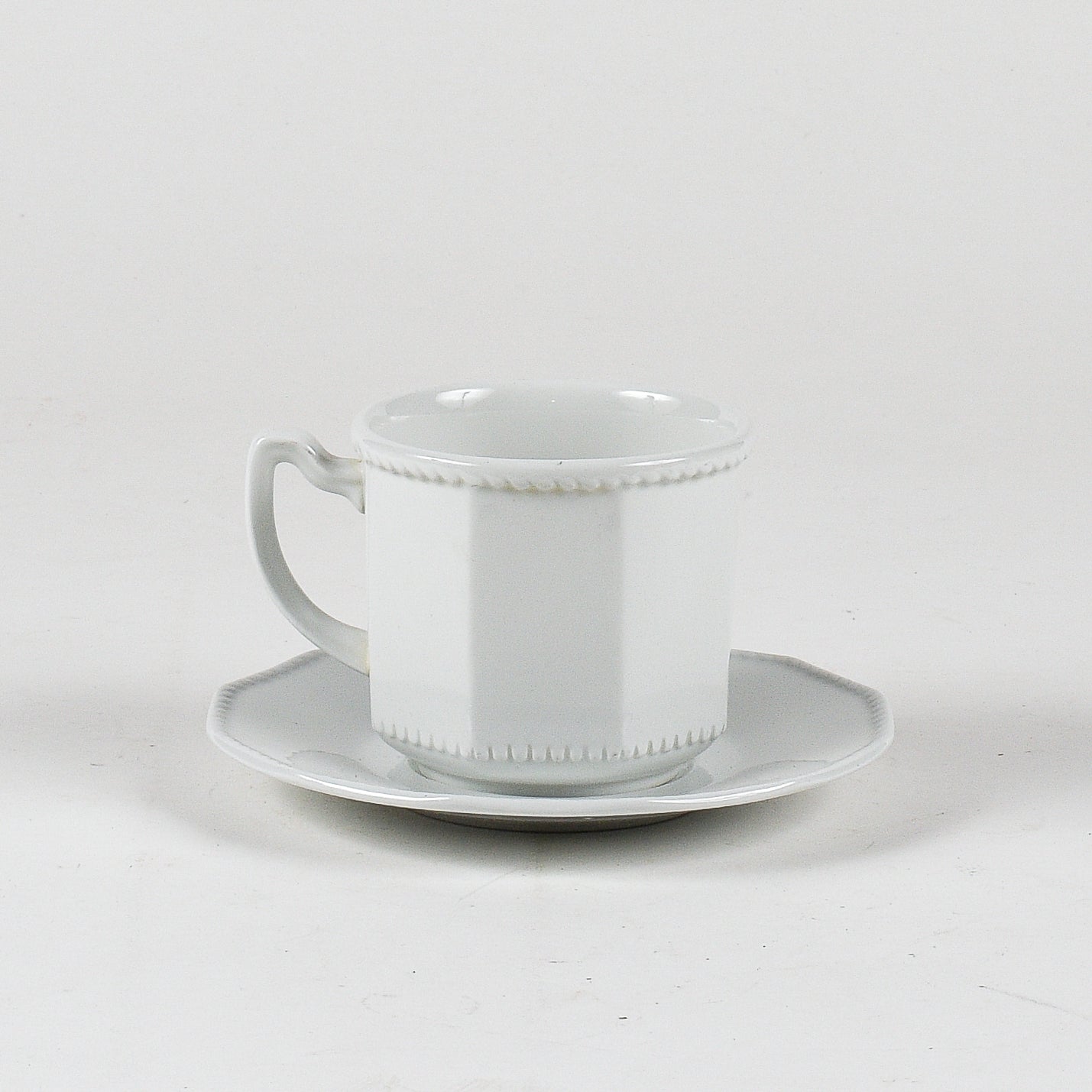 Tazza da the con piattino Ginori anni 1930