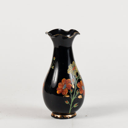 vaso nero con decoro floreale