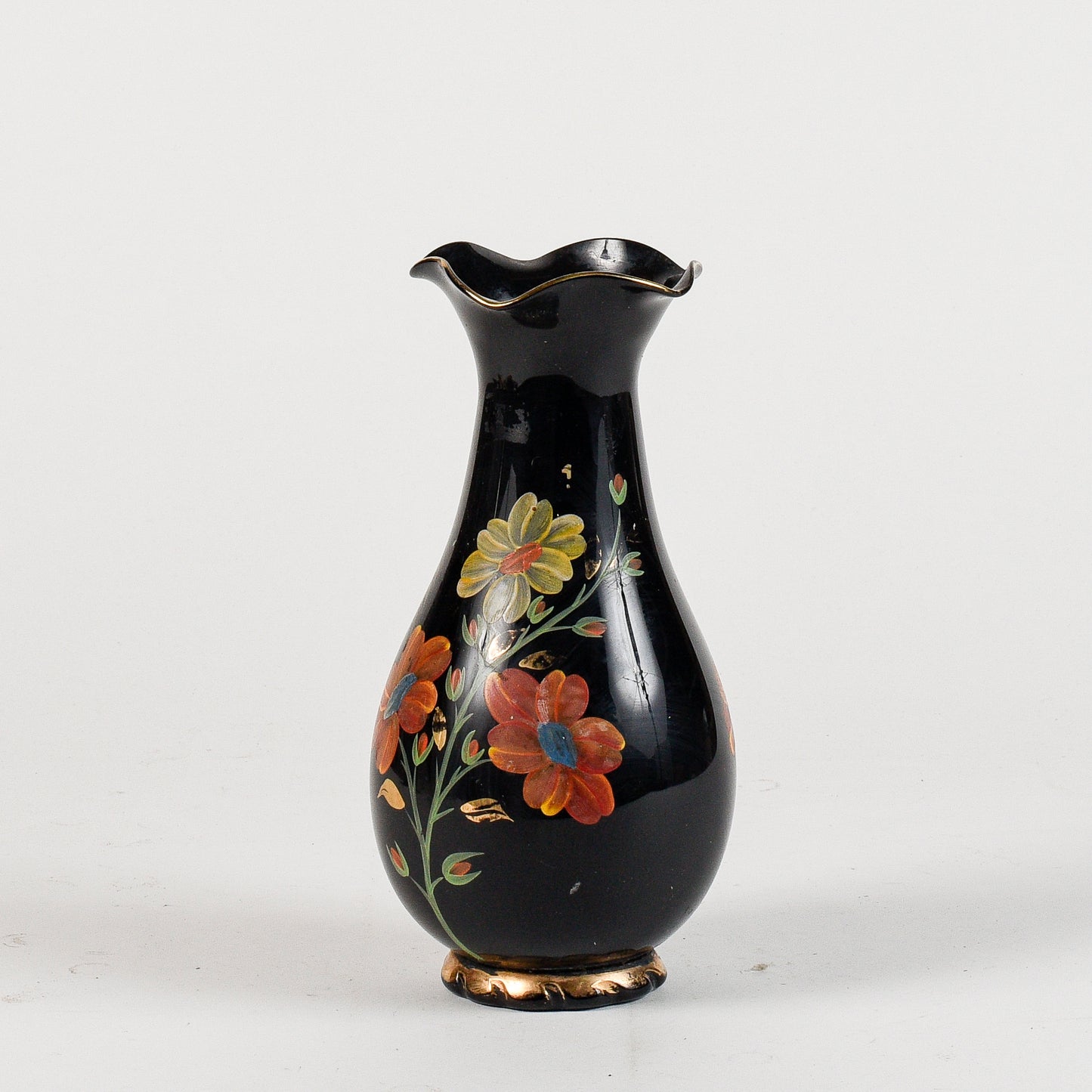 vaso nero con decoro floreale