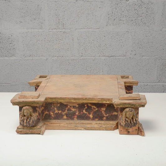 Base in legno laccato con anime del purgatorio in fiamme