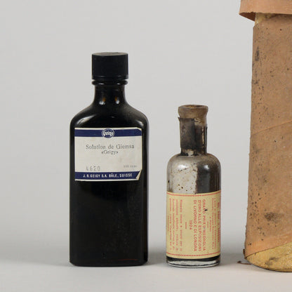 Set di bottigliette vintege ditta farmaceutica Geigy Suisse
