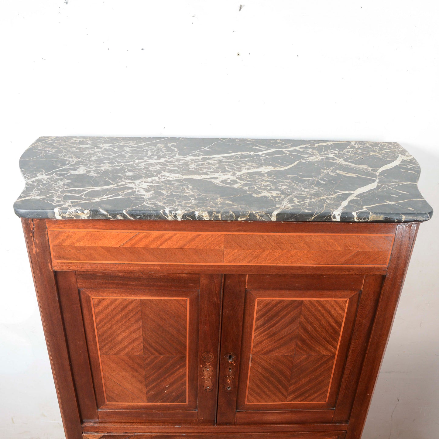 Secretaire intarsiato  con piano in marmo Italia epoca 1890