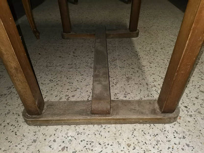 Tavolo  impellicciato in noce epoca art deco'