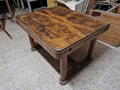 Tavolo  impellicciato in noce epoca art deco'