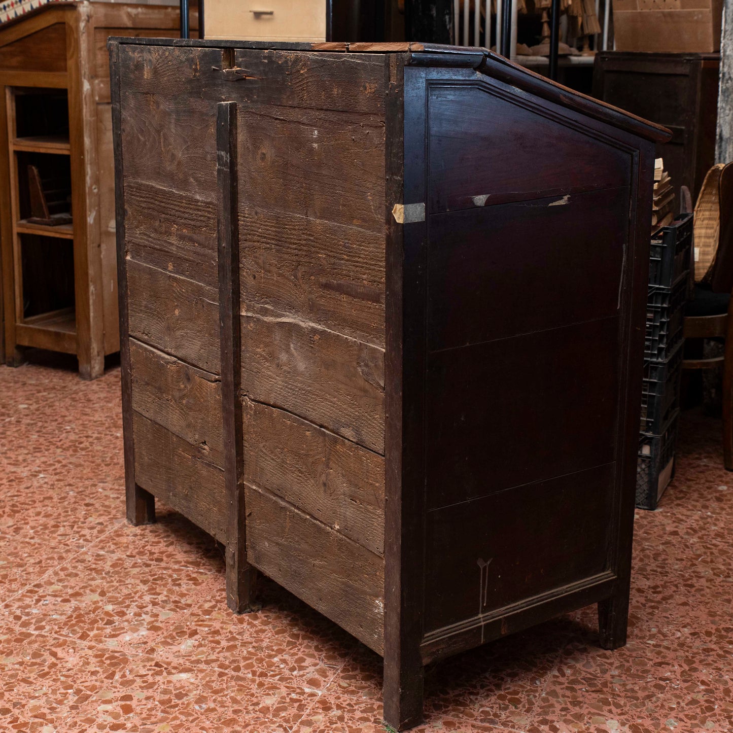 Mobile credenza contenitore legno  ciliegio piano ribalta incilanato Italia epoca fine 1700