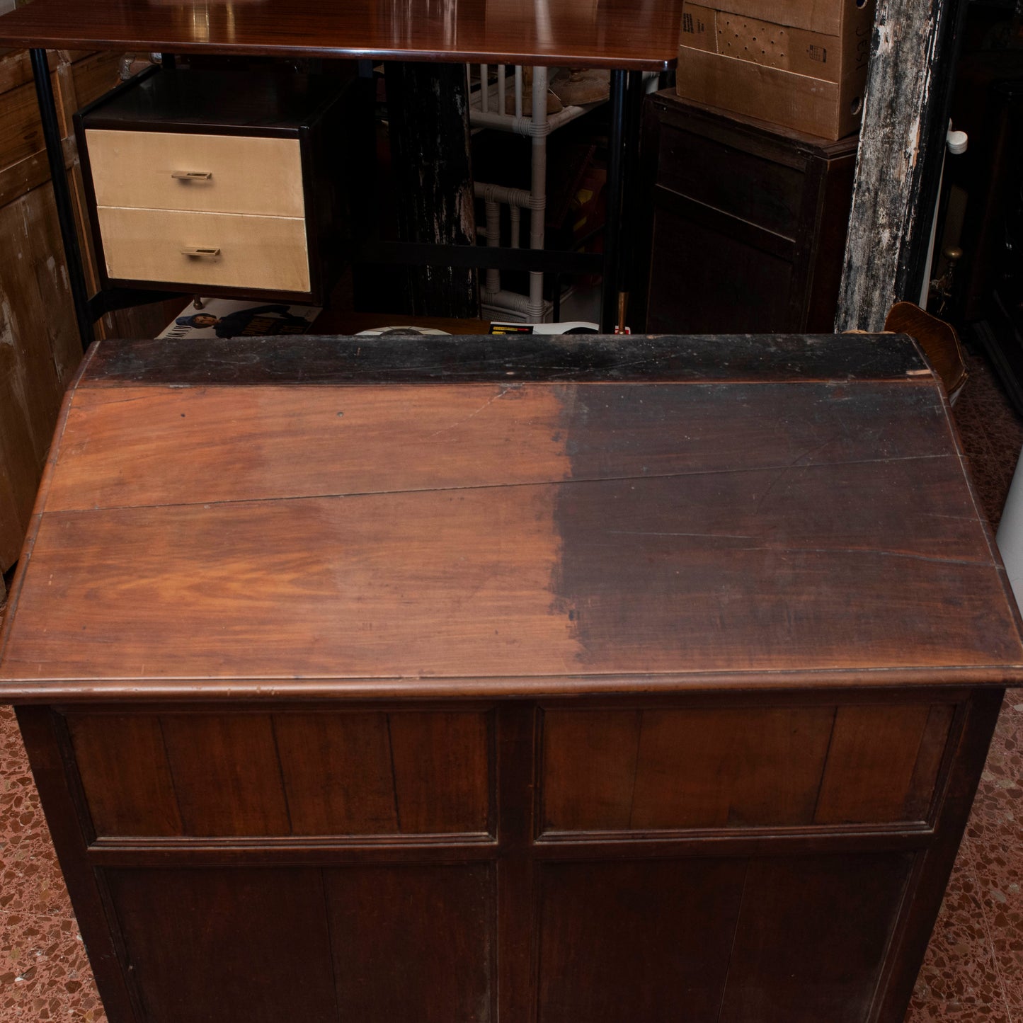 Mobile credenza contenitore legno  ciliegio piano ribalta incilanato Italia epoca fine 1700