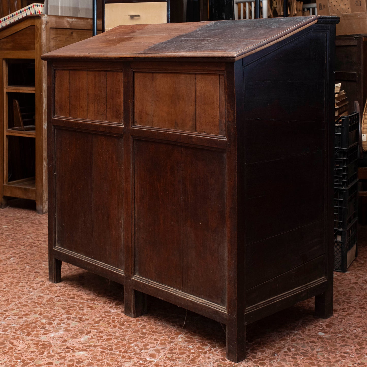 Mobile credenza contenitore legno  ciliegio piano ribalta incilanato Italia epoca fine 1700