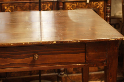 Tavolo rustico da campagna in legno di abete con cassetto  epoca 800