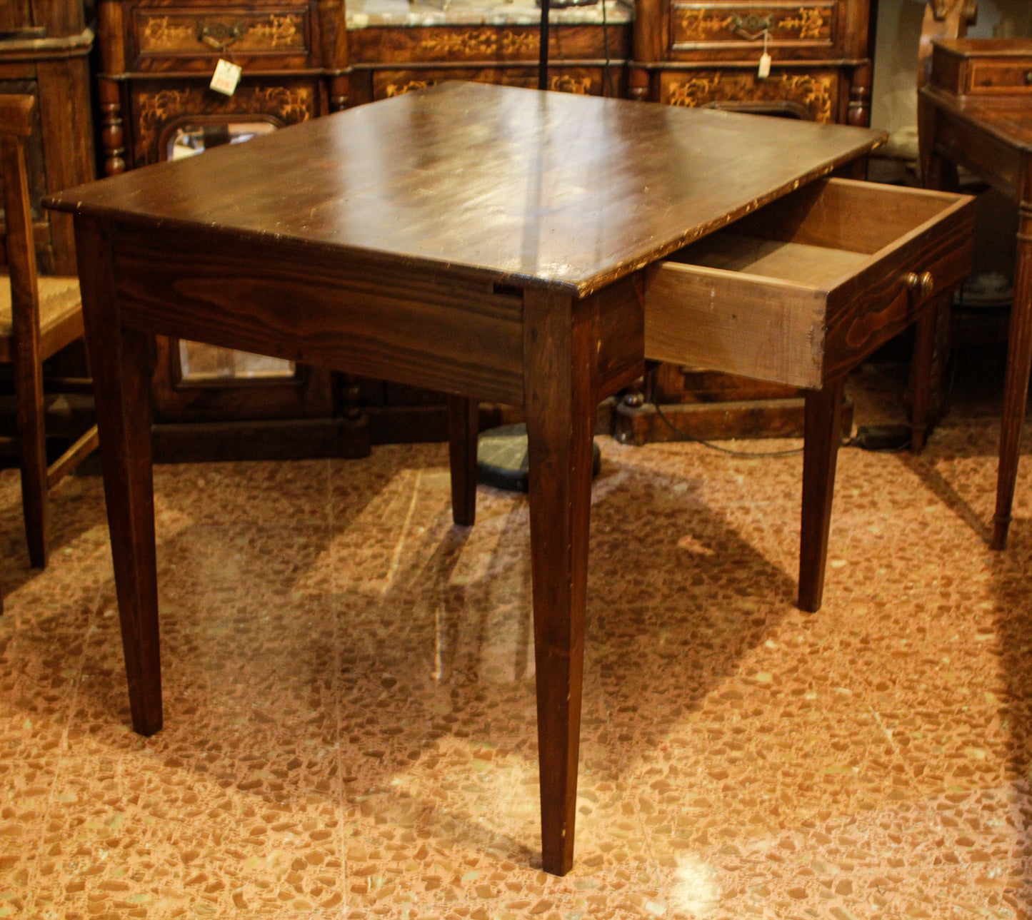 Tavolo rustico da campagna in legno di abete con cassetto  epoca 800