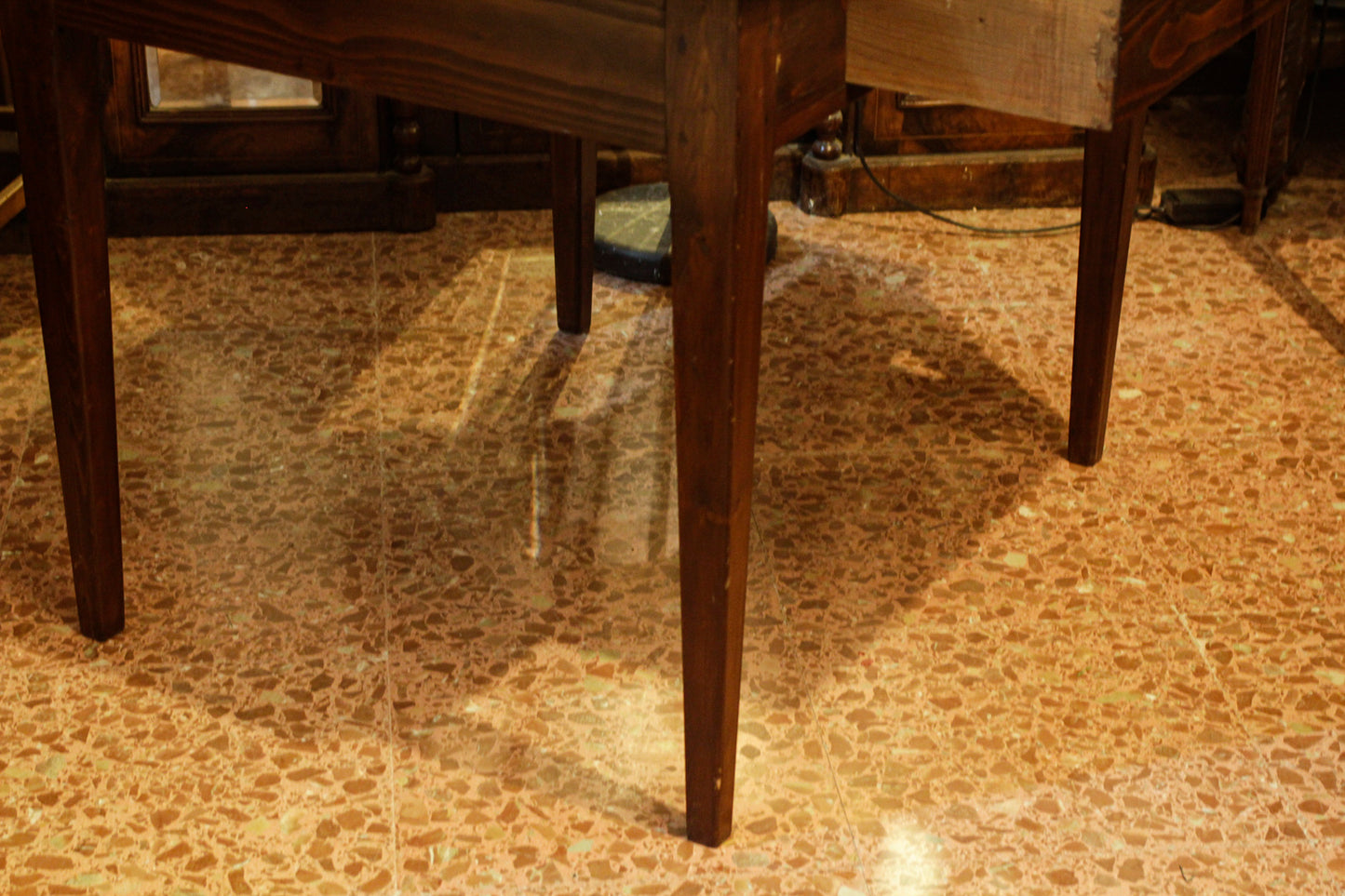 Tavolo rustico da campagna in legno di abete con cassetto  epoca 800