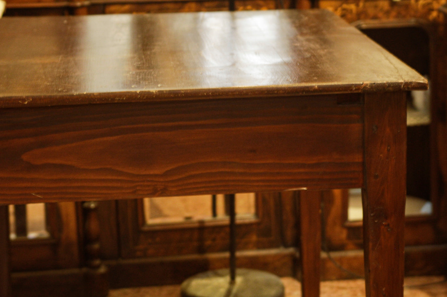 Tavolo rustico da campagna in legno di abete con cassetto  epoca 800