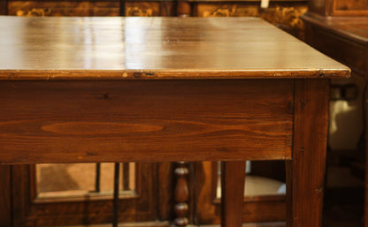 Tavolo rustico da campagna in legno di abete con cassetto  epoca 800