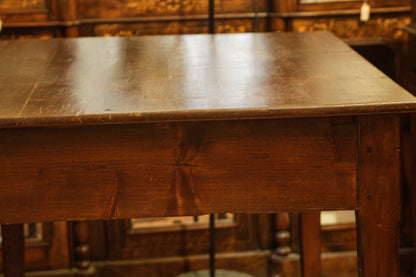 Tavolo rustico da campagna in legno di abete con cassetto  epoca 800
