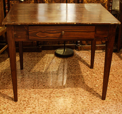Tavolo rustico da campagna in legno di abete con cassetto  epoca 800