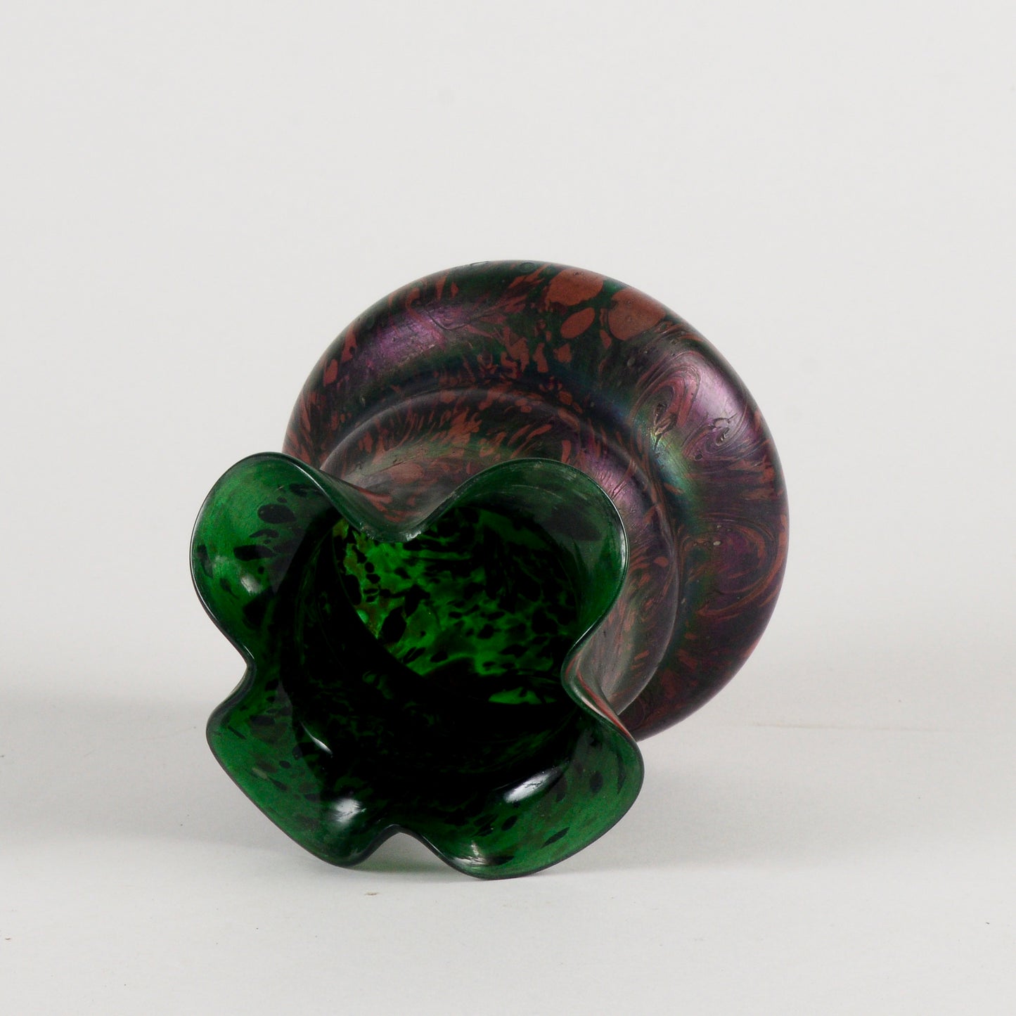 Vaso in vetro verde e viola dipinto epoca inizio XX secolo