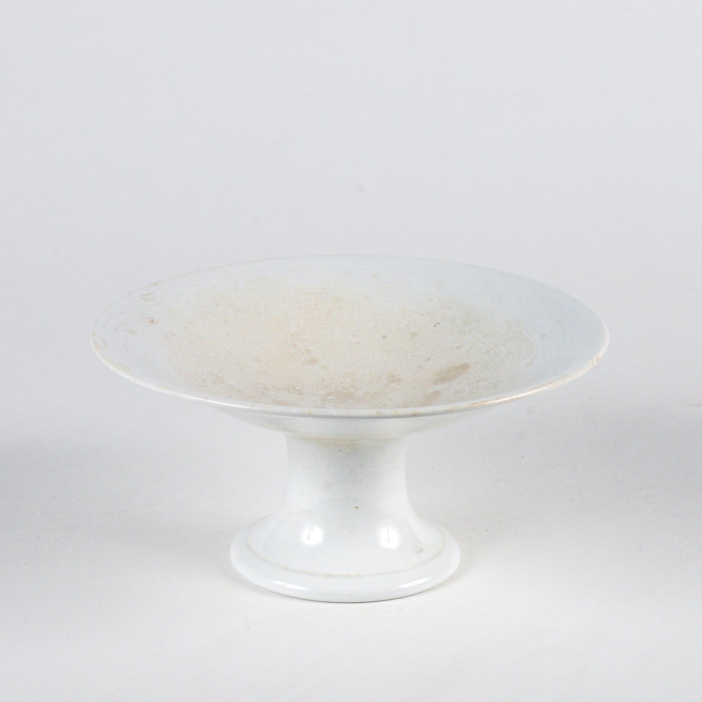 Alzatina in ceramica S.C. Richard con segni del tempo