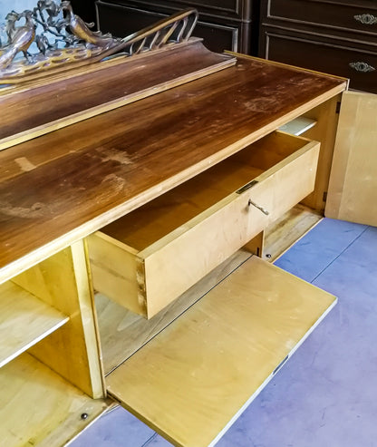 Credenza Art Deco' bicolore con zona mobile bar. Italia 1920