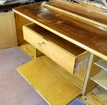 Credenza Art Deco' bicolore con zona mobile bar. Italia 1920
