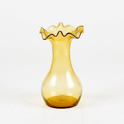 Vaso in vetro soffiato giallo inizio XX secolo