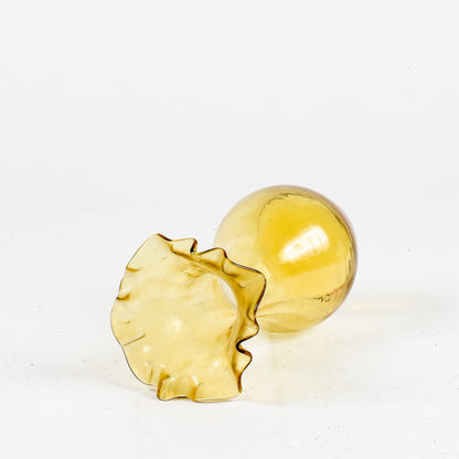 Vaso in vetro soffiato giallo inizio XX secolo